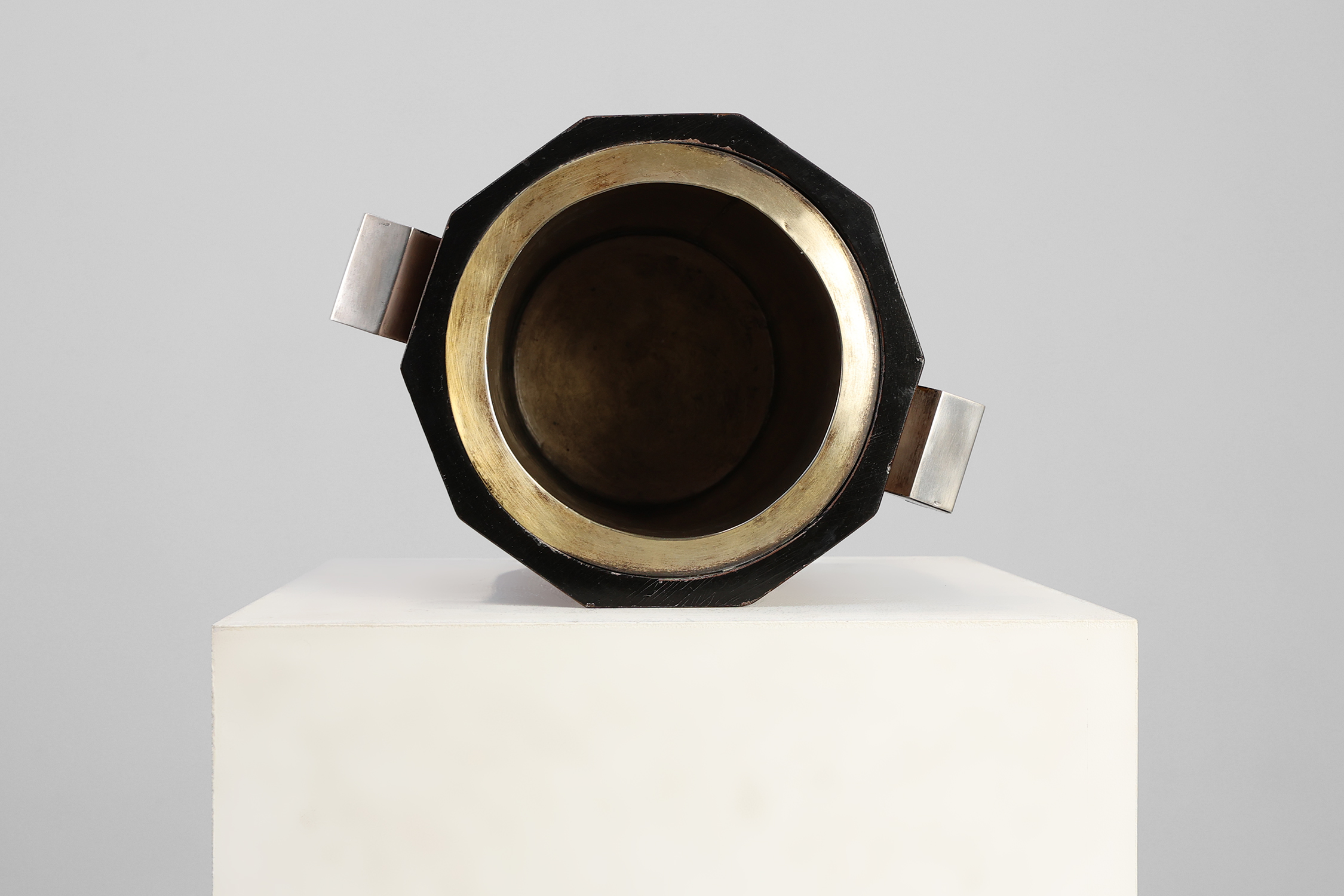 Art Deco sculptural burlwood ice bucket, France ca. 1925thumbnail